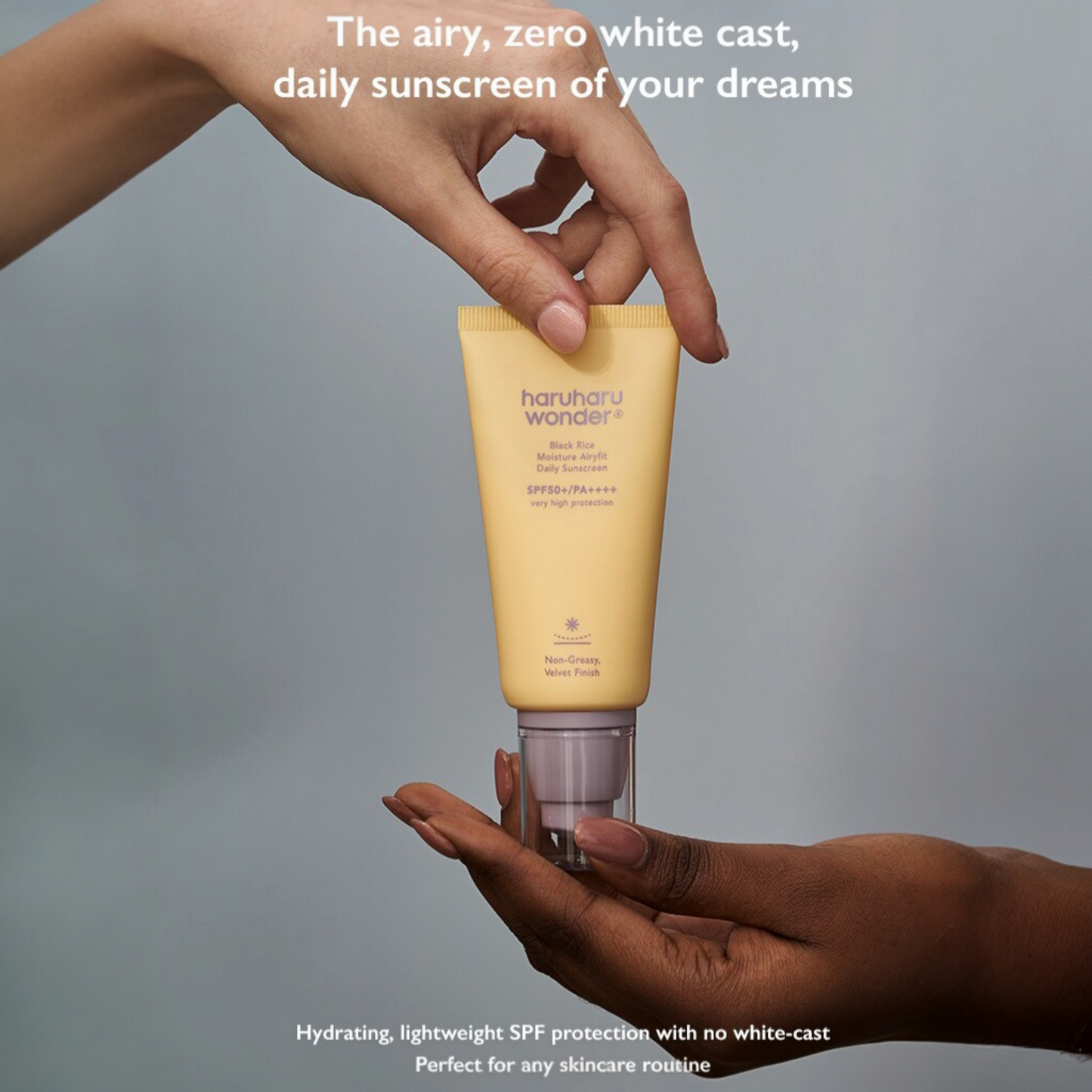 HARUHARU Wonder Black Rice Moisture Airyfit Sunscreen SPF50, cremă solară lejeră care hidratează și protejează pielea de razele UV