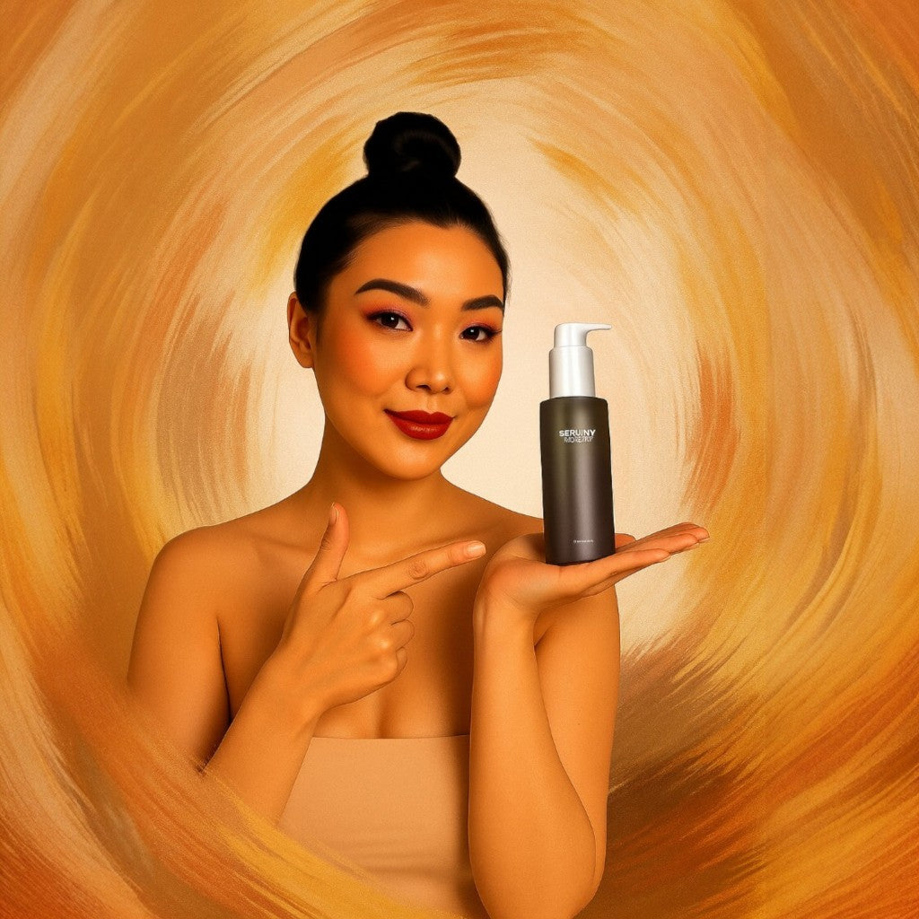 Femeie aplicand demachiant coreean, ten curat si proaspat, colectia demachiere